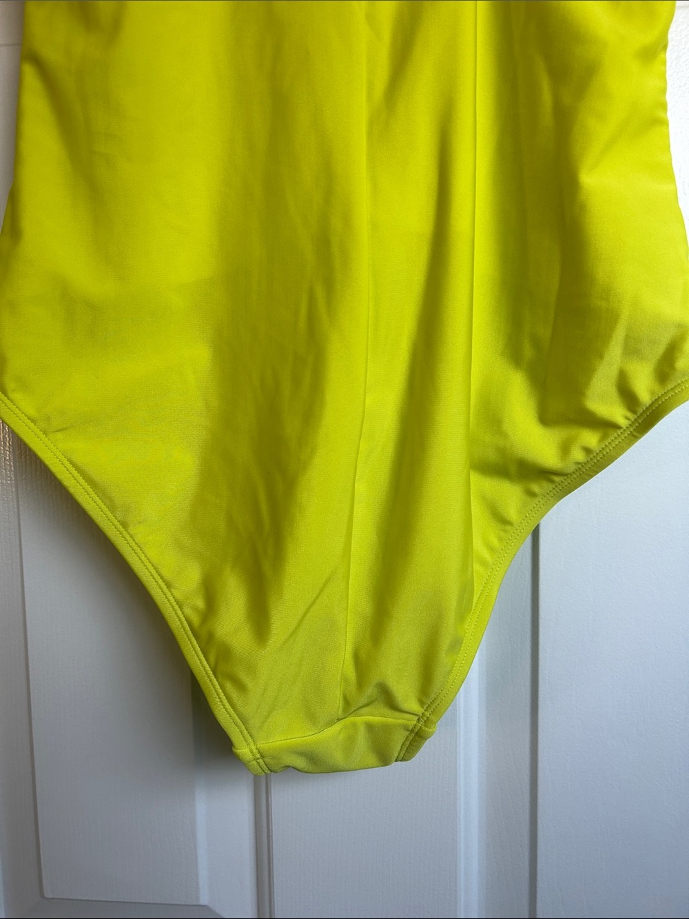 NWT L Women’s One-Piece Swimsuit in Neon Yellow - Picture 4 of 4